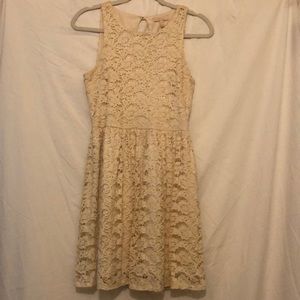 Cream Colored Lace Women's Dress
